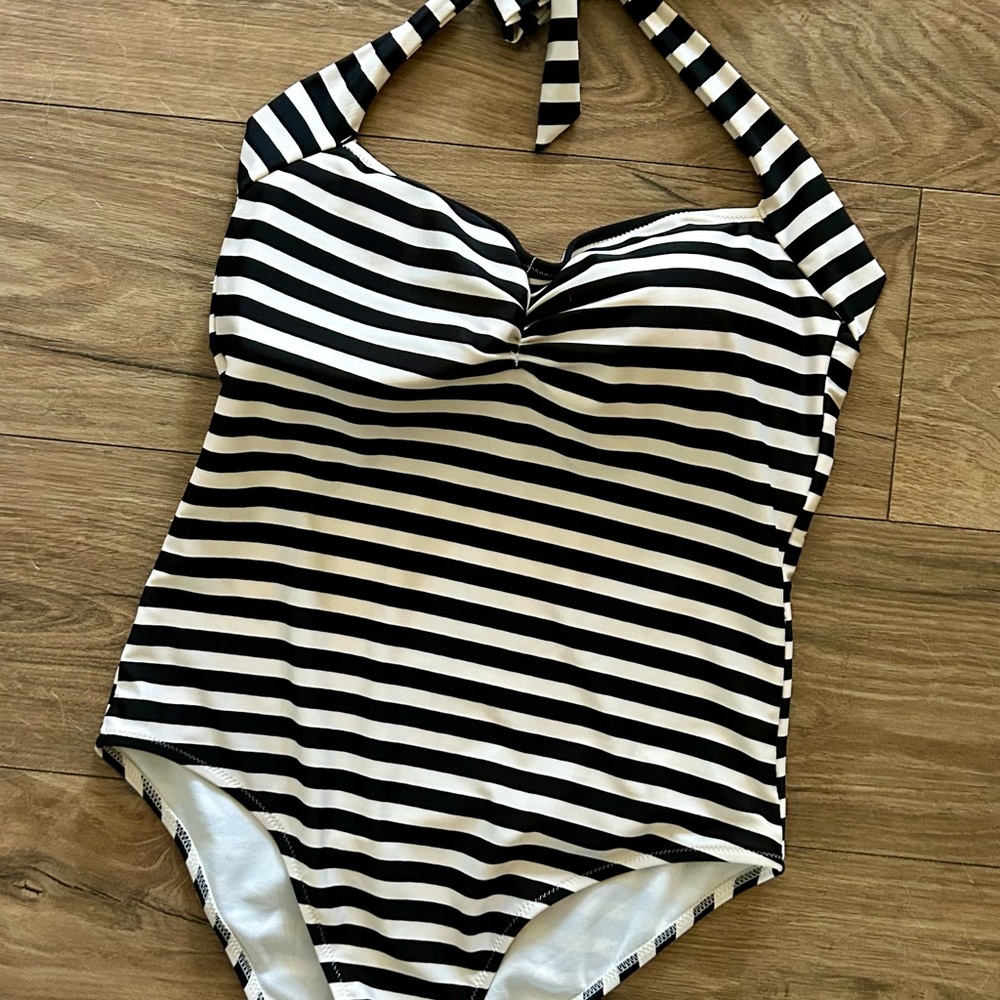 Elegant Black and White Striped One-Piece Swimsuit